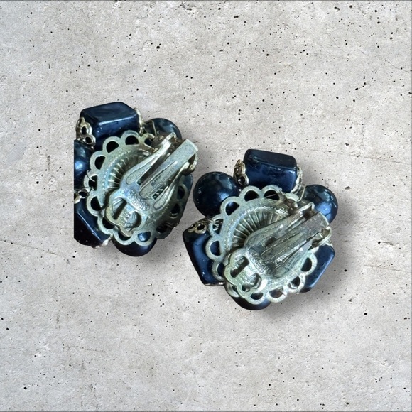 Seven 7 pairs vintage clip on estate earrings in blacks and grays marked Japan - Picture 10 of 15